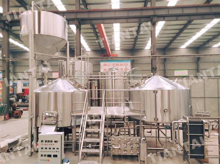 <b>France Customer are inspecting the 4000L Brewhouse</b>